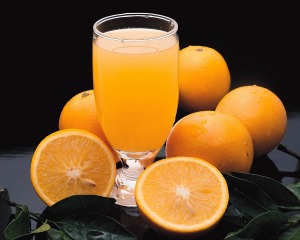 freshly squeezed orange juice contains most of the nutrients of fresh oranges